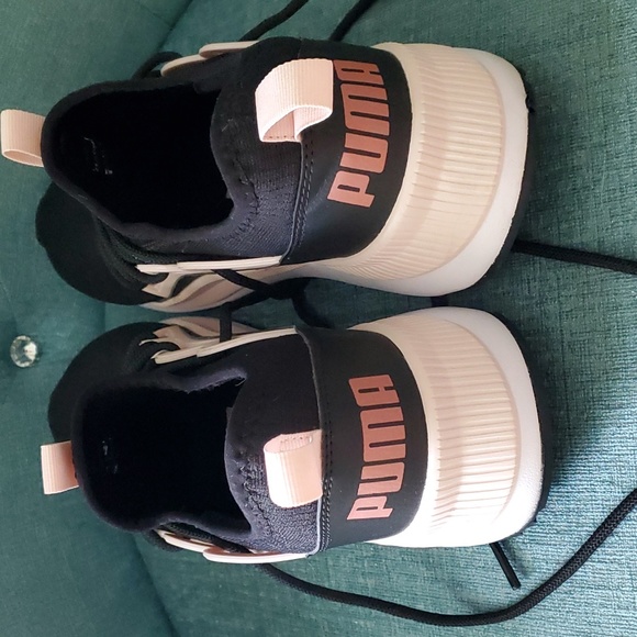 Puma Soft Foam Sneakers - Picture 2 of 9